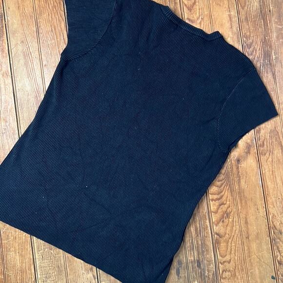 Women’s Emanuel Ungaro cap sleep deep v neck ribbed sweater size medium - Picture 8 of 8